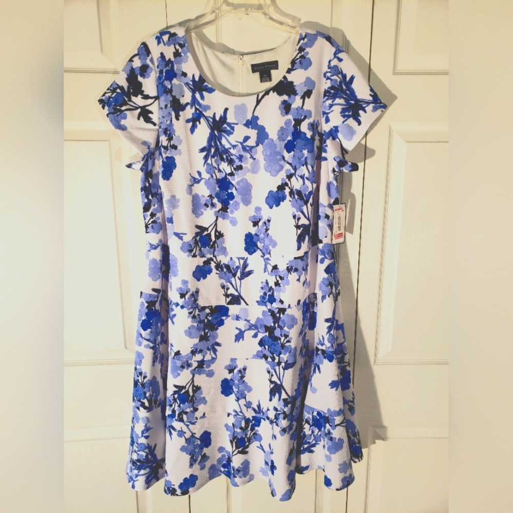 New Jessica Howard dress